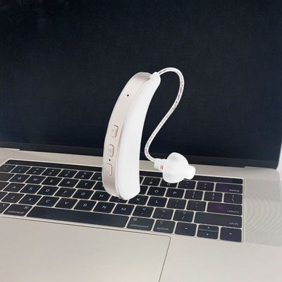 Ausili acustici digitali con amplificazione a 8 canali